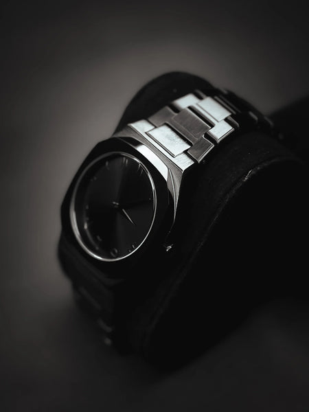 Black Aura Watch